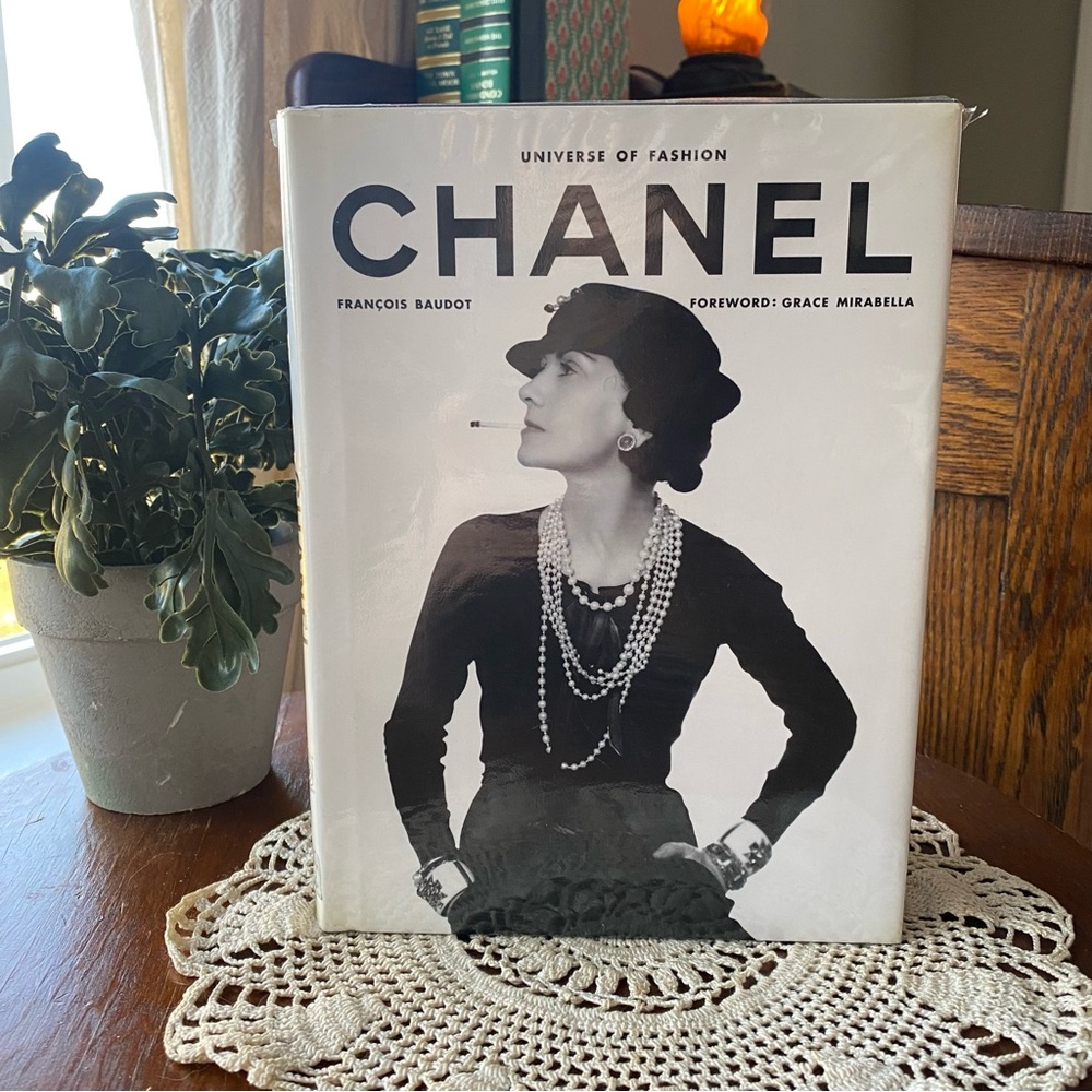 Chanel Universe of Fashion Book EUC